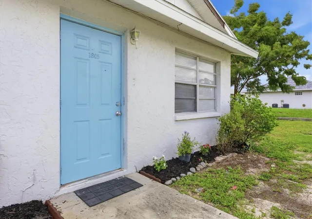 Photo 2 of Multi family home for sale at 1805 Marbeth St #1805/1807, Sarasota, FL 34231 | MLS# A4700880 | Listing updated on 2026-09-08
