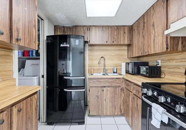 Multi family home for sale at 1805 Marbeth St #1805/1807, SARASOTA, FL 34231 | MLS# A4700880 | Listing updated on 2026-10-04