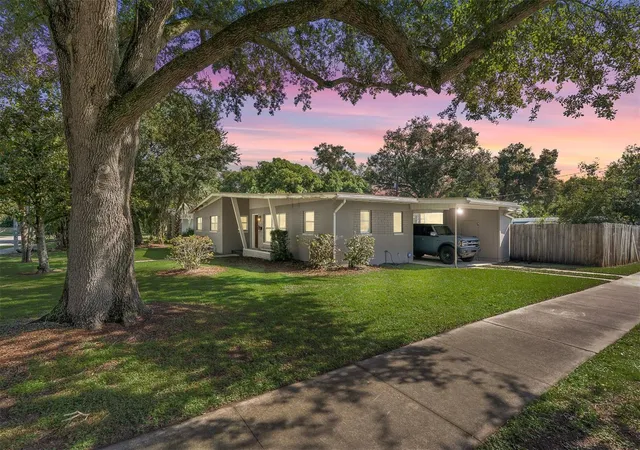 Photo 1 of Single family home for sale at 1209 S Crystal Lake Dr, Orlando, FL 32806 | MLS# O6427657 | Listing updated on 2026-10-07