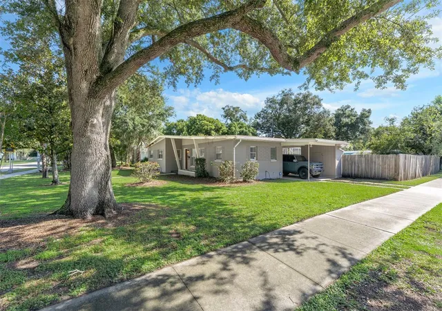 Photo 3 of Single family home for sale at 1209 S Crystal Lake Dr, Orlando, FL 32806 | MLS# O6427657 | Listing updated on 2026-10-07