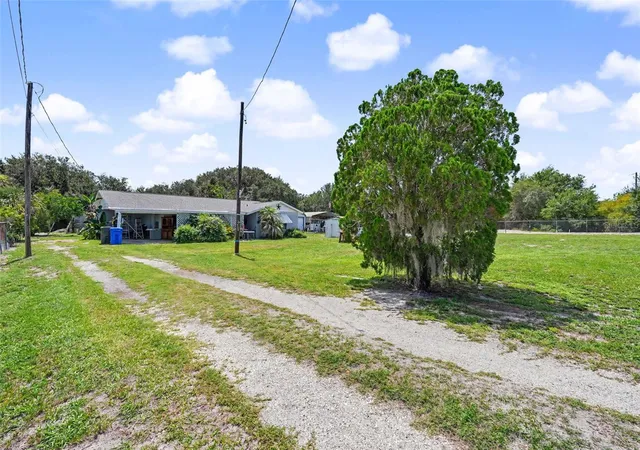 Photo 2 of Single family home for sale at 12102 Bullfrog Crk Rd, Gibsonton, FL 33534 | MLS# TB8532179 | Listing updated on 2026-09-03