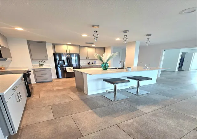 Listing Photo 5 - Condo for sale in building located at 243 Mariner Dr, TARPON SPRINGS, FL 34689 - Unit #243