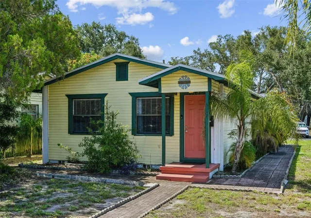 Photo 3 of Single family home for sale at 5762 2nd Avenue N, Saint Petersburg, FL 33710 | MLS# O6427710 | Listing updated on 2026-08-28