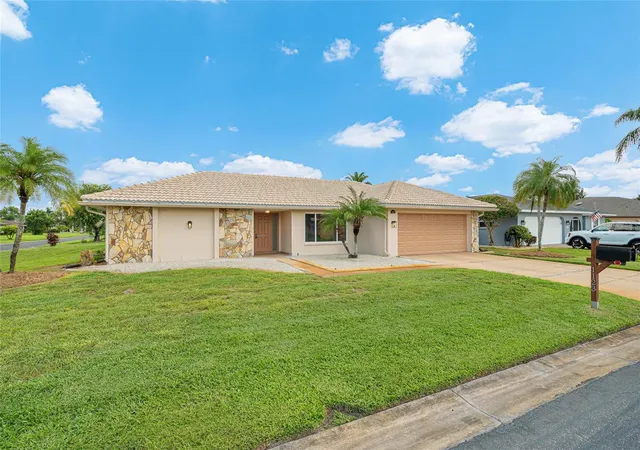 Photo 2 of Single family home for sale at 1123 Misti Ct, Venice, FL 34293 | MLS# A4700890 | Listing updated on 2026-08-28