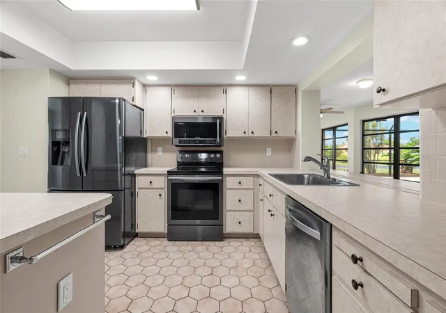 Photo 4 of Single family home for sale at 1123 Misti Ct, Venice, FL 34293 | MLS# A4700890 | Listing updated on 2026-08-28