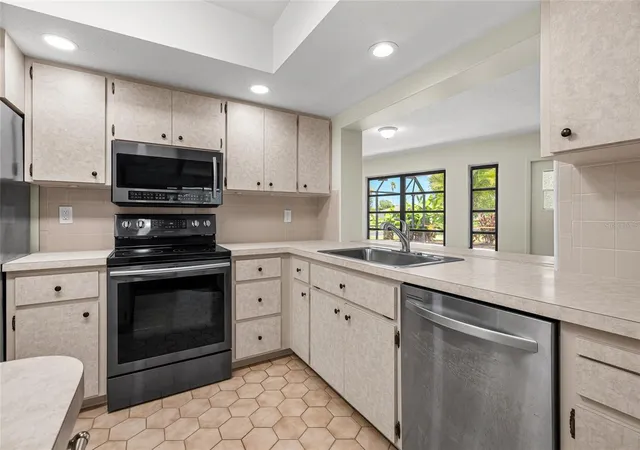 Photo 5 of Single family home for sale at 1123 Misti Ct, Venice, FL 34293 | MLS# A4700890 | Listing updated on 2026-08-28