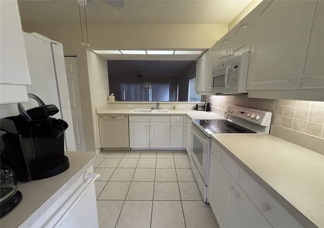 Photo 2 of Sale Pending at 318 Clearbrook Cir #106, Venice, FL 34292 | MLS# A4700891 | Listing updated on 2026-08-27