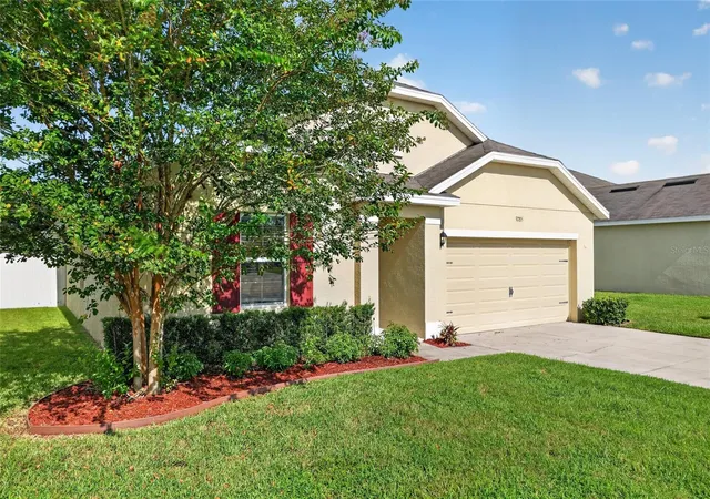 Photo 4 of Single family home for sale at 9785 Pepper Tree Trl, Wildwood, FL 34785 | MLS# OM729088 | Listing updated on 2026-09-21