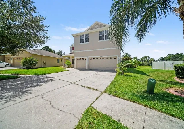 Photo 4 of Single family home for sale at 20009 Oakflower Ave, Tampa, FL 33647 | MLS# TB8532244 | Listing updated on 2026-09-04