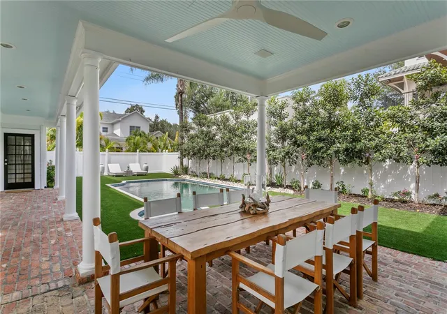 Photo 4 of Single family home for sale at 2523 W Sunset Dr, Tampa, FL 33629 | MLS# TB8532258 | Listing updated on 2026-09-01