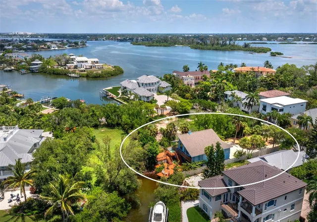 Photo 2 of Single family home for sale at 4114 Roberts Point Cir, Sarasota, FL 34242 | MLS# A4700902 | Listing updated on 2026-08-03