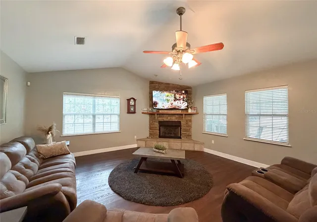3rd image of 20942 Nw 200Th Ave, High Springs, FL 32643 | MLS# GC542194