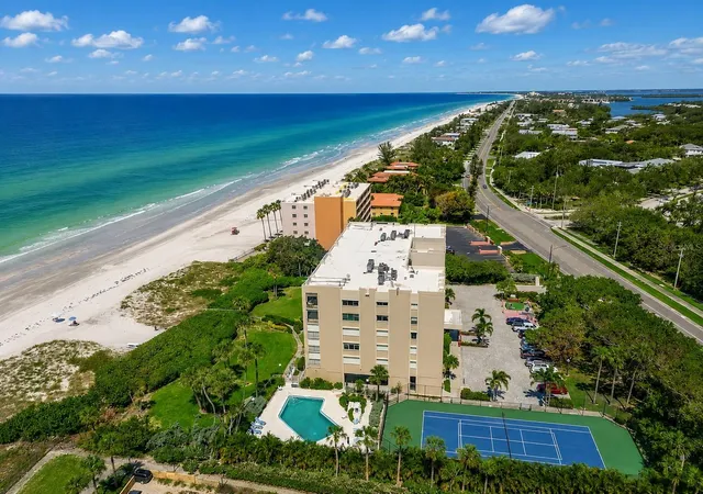 2nd image of 2675 Gulf Of Mexico Dr #203, Longboat Key, FL 34228 | MLS# A4700908
