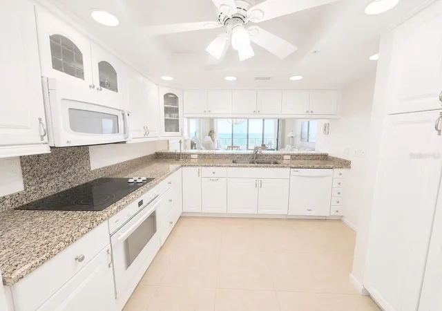 Photo 4 of Condo for sale at 2675 Gulf Of Mexico Dr #203, Longboat Key, FL 34228 | MLS# A4700908 | Listing updated on 2026-10-05