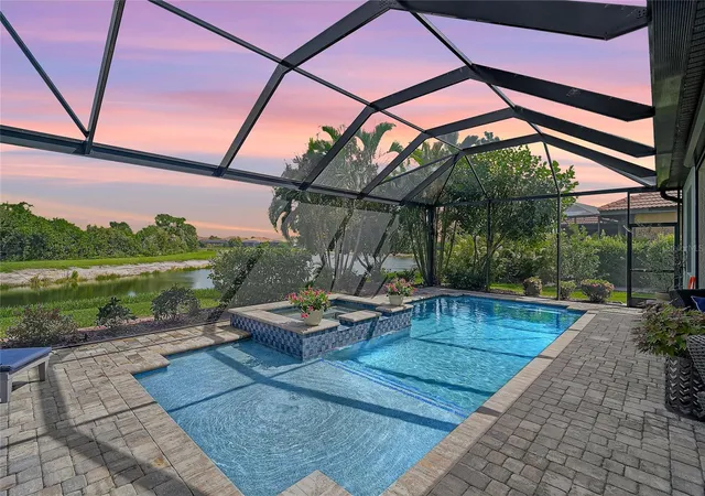 Photo 4 of Single family home for sale at 20275 Granlago Dr, Venice, FL 34293 | MLS# N6145141 | Listing updated on 2026-10-06