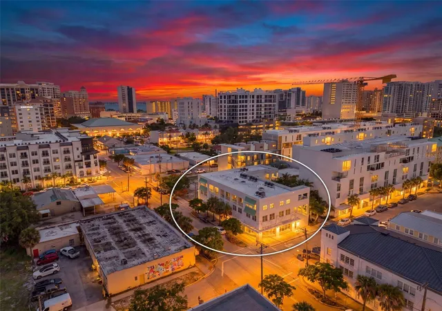Photo 1 of Condo for sale at 433 Central Ave, Sarasota, FL 34236 | MLS# A4700912 | Listing updated on 2026-10-05