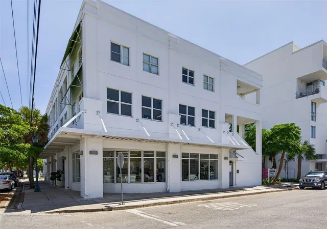 Photo 2 of Condo for sale at 433 Central Ave, Sarasota, FL 34236 | MLS# A4700912 | Listing updated on 2026-10-05