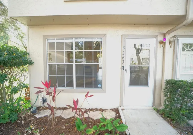 Photo 4 of Townhouse for sale at 2263 Fletchers Point Cir, Tampa, FL 33613 | MLS# TB8532279 | Listing updated on 2026-09-28