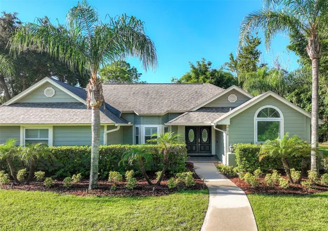 Photo 3 of Single family home for sale at 724 Keeneland Pike, Lake Mary, FL 32746 | MLS# O6427761 | Listing updated on 2026-10-02