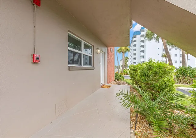 27th image of 2 Causeway Blvd #101, Dunedin, FL 34698 | MLS# TB8532300