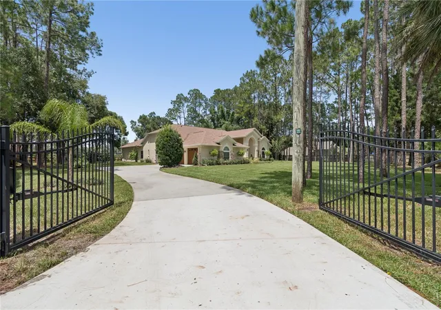 Photo 3 of Single family home for sale at 18811 Victor Manuel Dr, Lutz, FL 33548 | MLS# TB8532307 | Listing updated on 2026-07-25