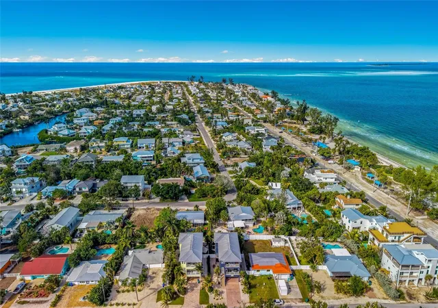Photo 3 of Single family home for sale at 159 Crescent Dr, Anna Maria, FL 34216 | MLS# A4700920 | Listing updated on 2026-10-05