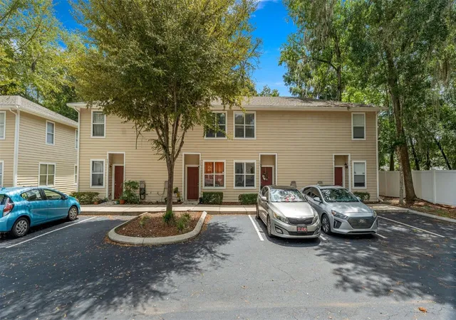 1st image of 1710 Nw 7Th St #303, Gainesville, FL 32609 | MLS# OM729102