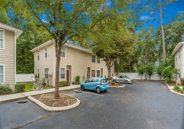2nd image of 1710 Nw 7Th St #303, Gainesville, FL 32609 | MLS# OM729102