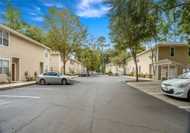 2nd image of 1710 Nw 7Th St, GAINESVILLE, FL 32609