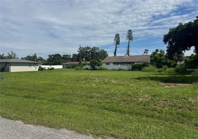 Photo 1 of Land for sale at Roslyn Rd, Venice, FL 34293 | MLS# A4700923 | Listing updated on 2026-07-24