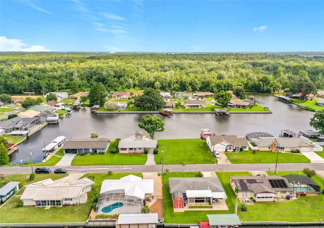 Photo 3 of Single family home for sale at 13225 Country Clb Dr, Tavares, FL 32778 | MLS# G5115477 | Listing updated on 2026-10-07