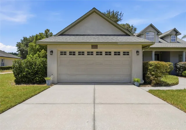 Photo 2 of Single family home for sale at 23354 Oak Prairie Cir, Sorrento, FL 32776 | MLS# O6427797 | Listing updated on 2026-08-24