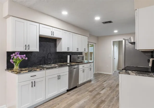3rd image of 211 S Davis St, Beverly Hills, FL 34465 | MLS# OM729105