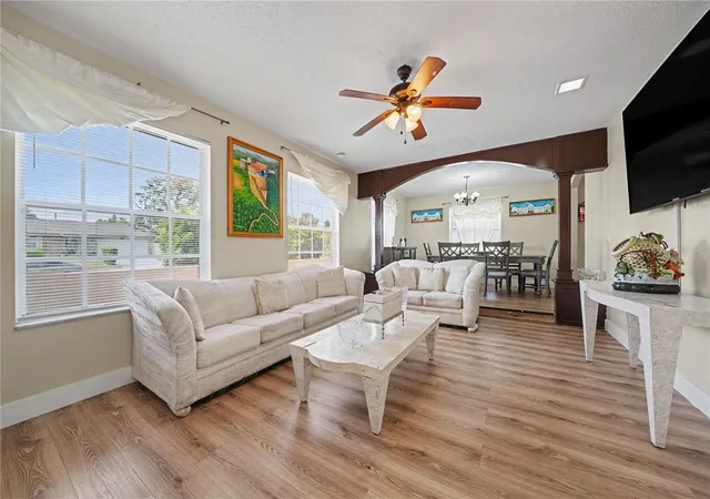 4th image of 6203 Tebbetts Dr, Orlando, FL 32808 | MLS# O6427817
