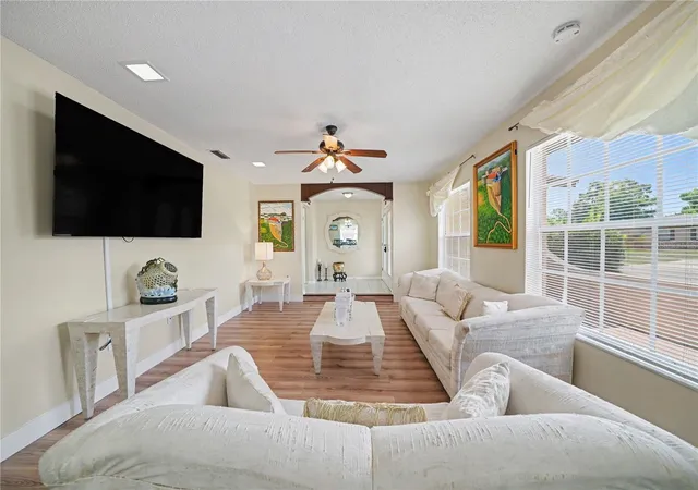 5th image of 6203 Tebbetts Dr, Orlando, FL 32808 | MLS# O6427817