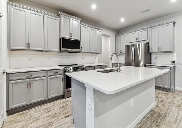 Photo 3 of Single family home for sale at 3719 Laughing Dove Ave, Sun City Center, FL 33573 | MLS# TB8532353 | Listing updated on 2026-08-29