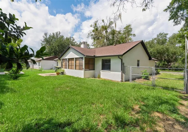 Photo 4 of Sale Pending at 1401 14th Street, Clermont, FL 34711 | MLS# G5115478 | Listing updated on 2026-08-22