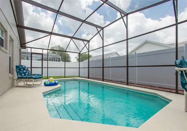 Photo 2 of Sale Pending at 7802 Laurel Oak Ln, Kissimmee, FL 34747 | MLS# O6427824 | Listing updated on 2026-08-26