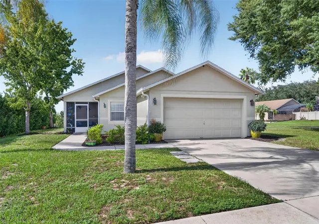 Photo 1 of Single family home for sale at 1390 Willow Crst Dr, Clermont, FL 34711 | MLS# G5115480 | Listing updated on 2026-10-06