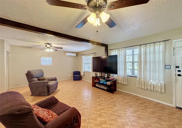Photo 3 of Single family home for sale at 1520 Overdale St, Orlando, FL 32825 | MLS# O6427833 | Listing updated on 2026-09-28