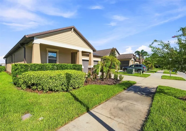 Photo 2 of Single family home for sale at 9189 Shadyside Ln, Land O Lakes, FL 34637 | MLS# TB8532389 | Listing updated on 2026-08-15