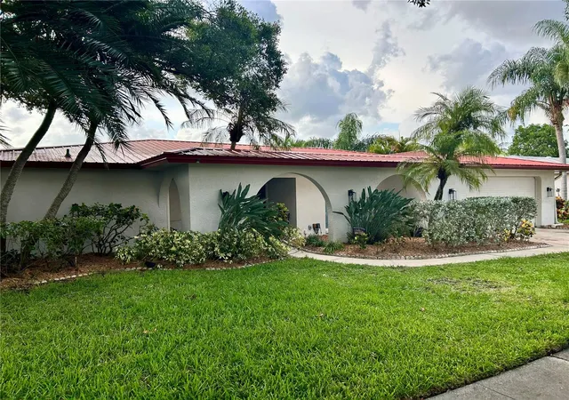 Photo 2 of Single family home for sale at 2126 Egret Dr, Clearwater, FL 33764 | MLS# TB8532393 | Listing updated on 2026-09-29