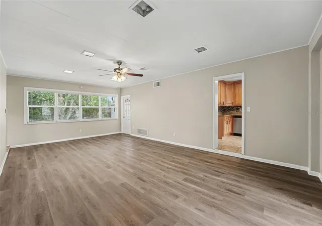 Photo 4 of Single family home for sale at 2935 Woodland Hills Ave, Lakeland, FL 33803 | MLS# O6427850 | Listing updated on 2026-09-25