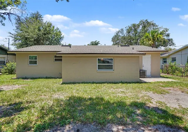 Photo 15 of Single family home for sale at 1895 S Ivey Ln, Orlando, FL 32811 | MLS# O6427853 | Listing updated on 2026-07-29