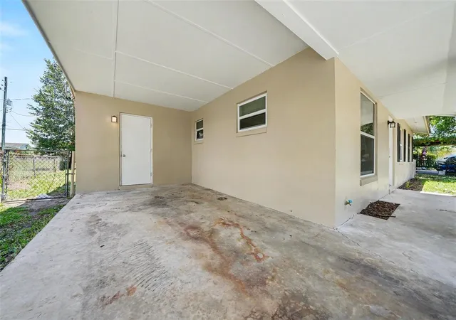 Photo 2 of Single family home for sale at 1895 S Ivey Ln, Orlando, FL 32811 | MLS# O6427853 | Listing updated on 2026-07-29