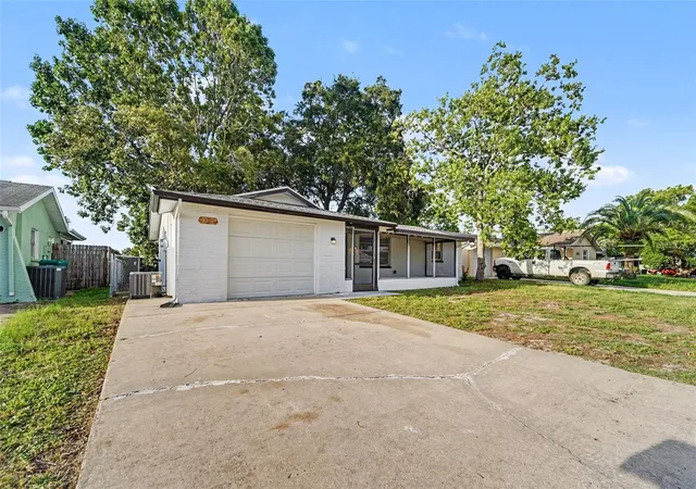 Photo 1 of Single family home for sale at 7207 Sandalwood Dr, Port Richey, FL 34668 | MLS# O6427854 | Listing updated on 2026-10-06