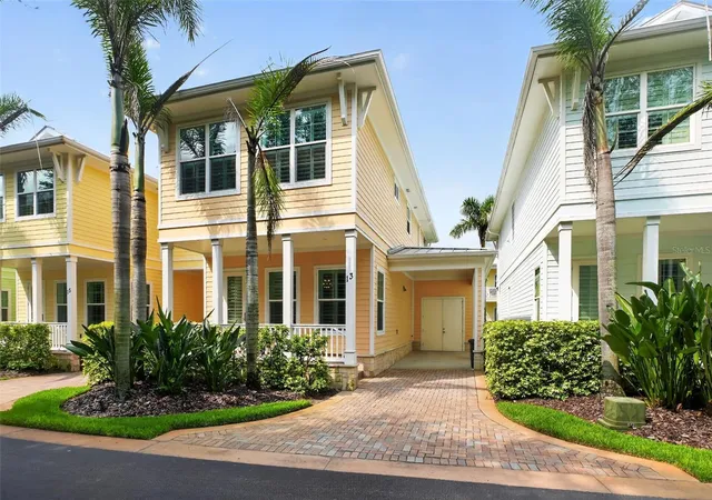 Photo 2 of Single family home for sale at 13 Old Feger Dr #13, New Smyrna Beach, FL 32169 | MLS# R4911703 | Listing updated on 2026-08-04