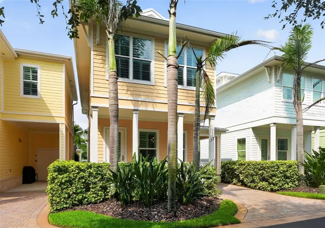 Photo 3 of Single family home for sale at 13 Old Feger Dr #13, New Smyrna Beach, FL 32169 | MLS# R4911703 | Listing updated on 2026-08-04