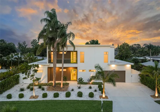 Photo 1 of Single family home for sale at 2532 Fruit Tree Dr, Sarasota, FL 34239 | MLS# A4700943 | Listing updated on 2026-09-15