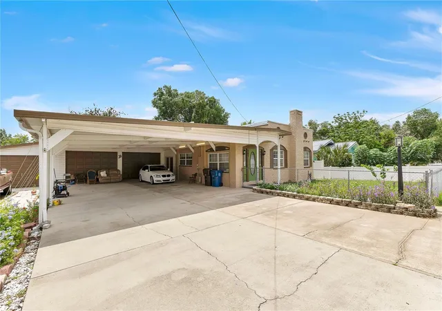 Photo 2 of Single family home for sale at 205 Tennessee St, Haines City, FL 33844 | MLS# O6427877 | Listing updated on 2026-09-16
